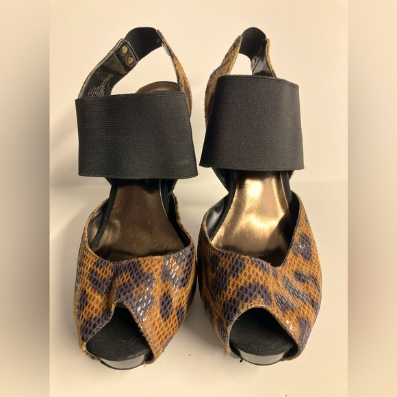 Simply Vera Vera Wang Women’s Peep Toe Stiletto Heels, Size 8 Med, Animal Print - Picture 6 of 6